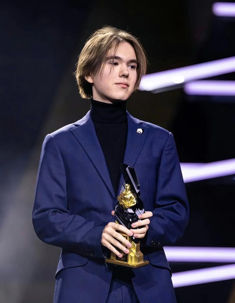 复杂战队晋级PGL布加勒斯特2025半决赛，击败 aurora