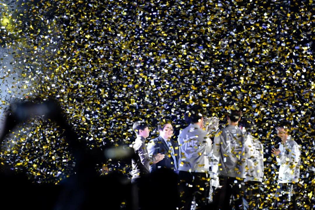 【数据前瞻】 Bilibili Gaming vs LNG Esports 谁能保持在登峰组的不败纪录