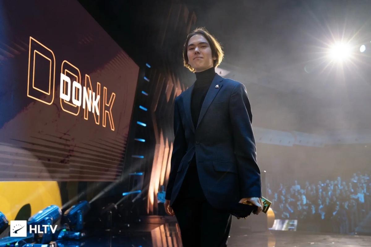 诈骗者使用 apEX 名称和 Team Vitality 品牌进行 YouTube 诈骗