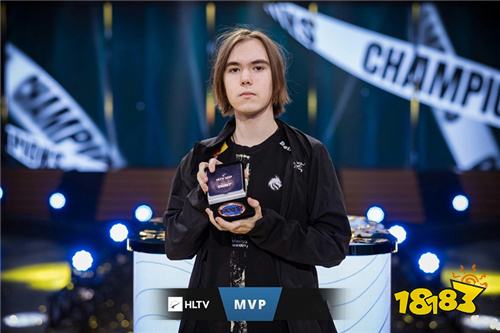 太猛了！Tarzan加入LPL四年 目前已三次打入世界赛！